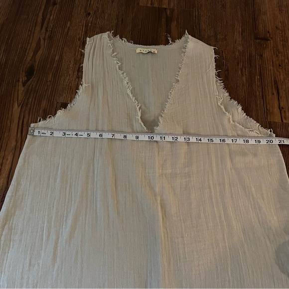 Stark X Gauzy Cotton V-Neck Tank Size Medium - Picture 2 of 9